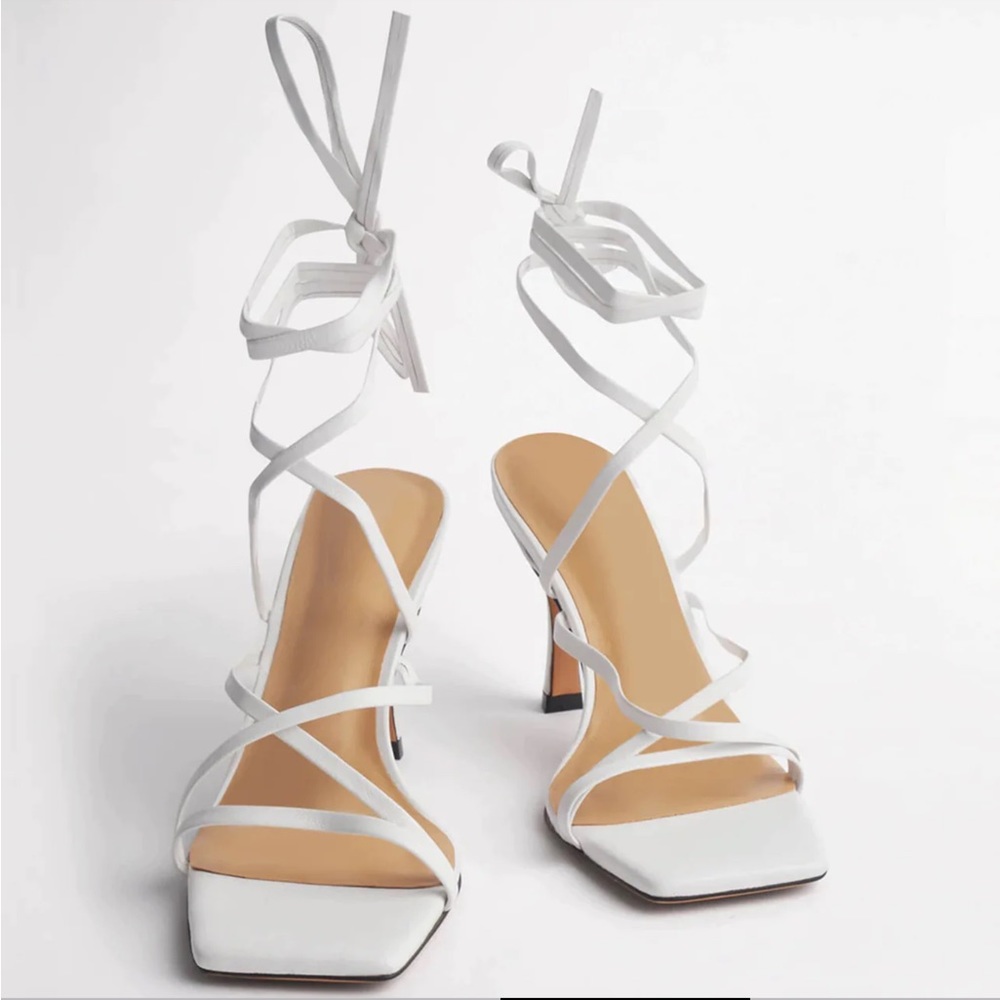 Tony Bianco Caden Sandal in White Sheep Nappa, Size: 5.5